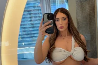 Blonde bombshell with long legs ready to fullfill your fantasies😛 - Image 6