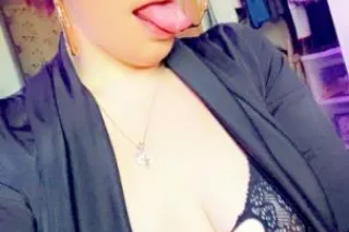 👅🍆 All She Needs is A Little Love and Affection - Image 6