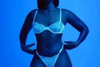 ⏩⏩ Dangerous SEXY Curves ⚠ cla... - Image 2