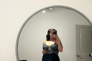 pretty goth girl - 24 - Image 1