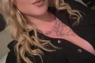 your favorite tattooed blonde ... - Image 3