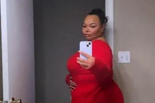 ✨ JADE YOUR CURVY GREEN EYED G... - Image 1