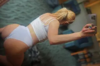 Amateur pornstar/content creat... - Image 3