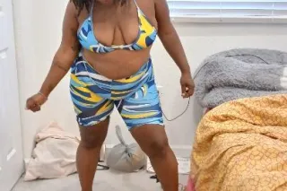 THEY SAY 😊 4"11 SIZE HAVE A FU... - Image 3