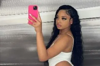 Wet juicy lightskin pussy😍Yall... - Image 3