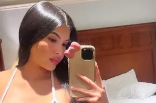 Petite Busty Asian Babe 💋😘 Ver... - Image 4