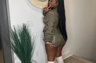 🤩🤩🍒 𝐓𝐈𝐆𝐇𝐓 MILKY, Sweet FREAK 🔥... - Image 1