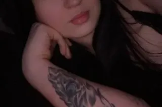 Cum see me and we'll have a BL... - Image 1