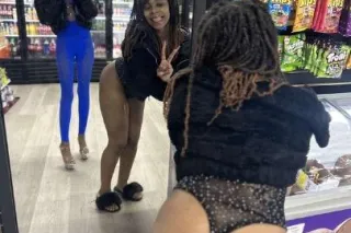 Ask about my 🫧Bubbles🫧 head💦👅 ... - Image 2