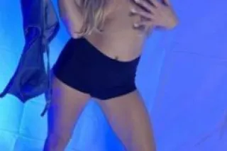 Beautiful blonde hottie with a... - Image 4