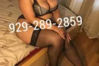 Latina in town for a short tim... - Image 1