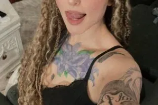 Tatted sexy snowbunny🥰 💯 - 27 - Image 3