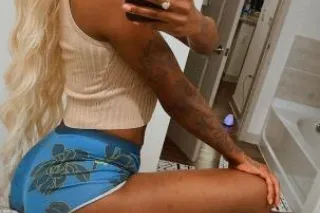 Fun size wit tight wet pussy🌺 ... - Image 2