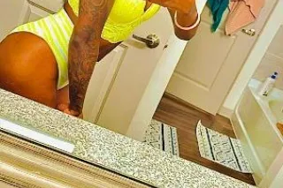 Fun size wit tight wet pussy🌺 ... - Image 4