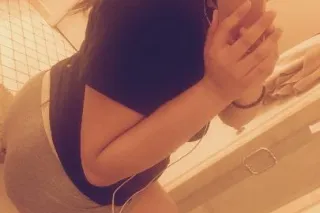 Thick Thighs 😍🤤 I want to endu... - Image 1