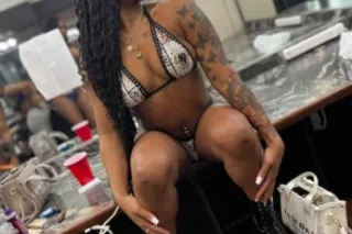 come enjoy my company 💋🥂 - 24 - Image 3