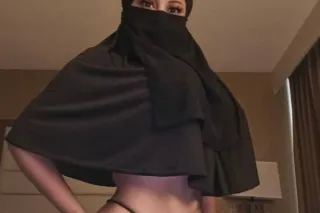 New Girl 🔥Available all day😘 2... - Image 1