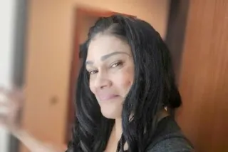 SEXY LATINA MILF IN YOUR AREA ... - Image 1