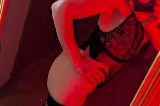 Sexy Sarah wants to Satisfy yo... - Image 2