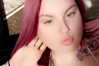 NEW IN TOWN😘 Wet N Juicy💋Wet n... - Image 4