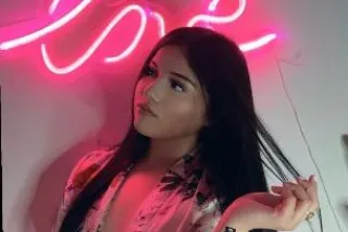 spicy latina🌶 available for in... - Image 2