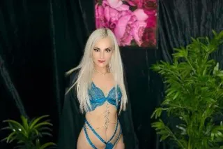 Fun, Flirty & All About You💌💋 ... - Image 1