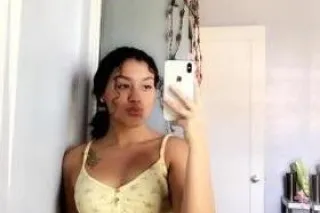 Hey I'm honey Queen👅 Available... - Image 3