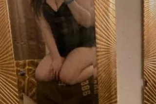 I'M BACK DADDY 🩷 COME UNWIND W... - Image 1