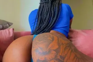 $80/QV. 5'2........154lbs...••... - Image 1