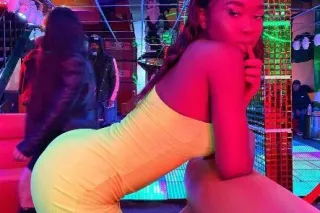 Gentleman, The H🔥TTEST Playmat... - Image 4