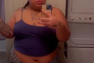 Hawaiian and black BBW ready t... - Image 2