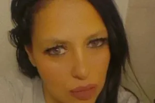 Beautiful Latina waiting to ma... - Image 3