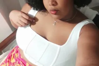 hola chica trabajadora bonita ... - Image 1