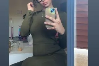 come see whats in the honeypot... - Image 2