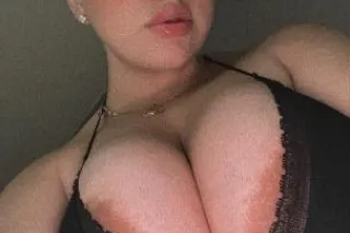 PUERTORICAN MAMI IN TOWN FOR L... - Image 3