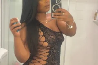 THICK & SENSUAL GODDESS💋🍑💦 Sat... - Image 1