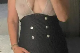 I WANT COCK PLEASE!! PLEASE CO... - Image 2