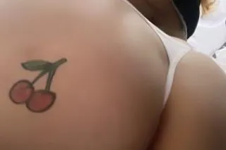 here to satisy your needs, content/facetime/meet ready - Image 10