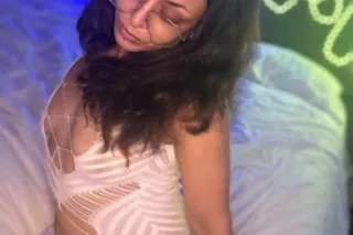 goddess interrsted getting her petite body worshipped, cum make dirty secrets💜 - Image 5