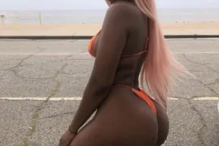 BACK IN TOWN AVAILABLE RIGHT N... - Image 3