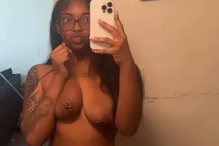 5'2........154lbs...••• can yo... - Image 2