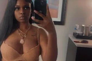 come watch me play with my pus... - Image 3