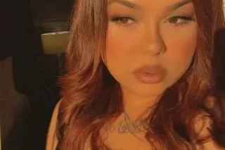 big booty latina 💜💜💜 💋 car dat... - Image 2