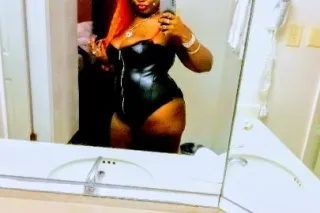 Top shelf liqour shots available for anyone spending 100 or more - Image 5