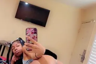 💕SEXYY Monday FUNDAY🎉🥳TIGHTEST... - Image 4