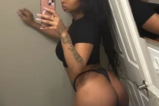 im only here for a lil bit 👅💦 ... - Image 2