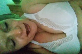 My mind is telling Me No but my body my body is telling me yes - Image 7