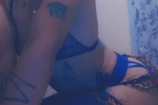 Tatted Light Skinned BABE- 💦 H... - Image 1