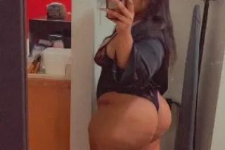 Curvaceous cutie back in town - Image 2