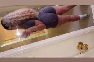 Exotic mami, here for the day ... - Image 4